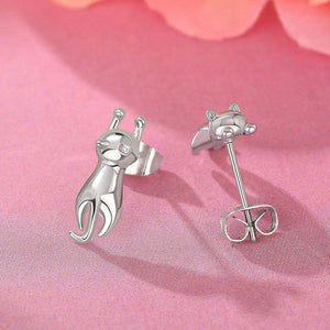 Aretes de gatitos colgando